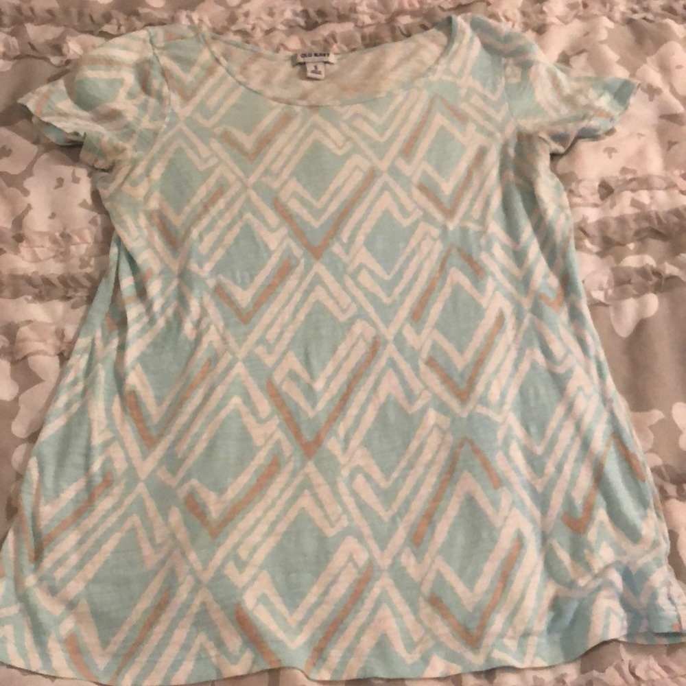 Old navy T-shirt